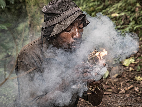 092 The Bushmen - Bwindi Impenetrable Forest - Uganda