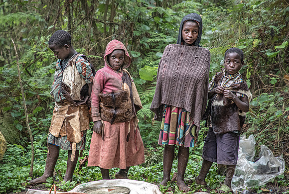 095 The Bushmen - Bwindi Impenetrable Forest - Uganda