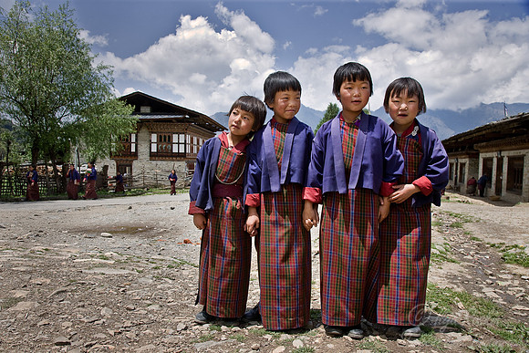 037_Road to Punakha